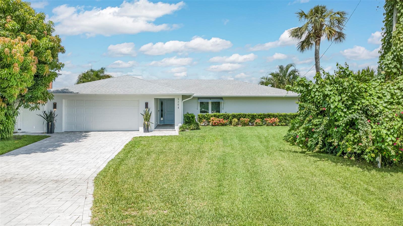 5204 Tower Dr Property Photo 1