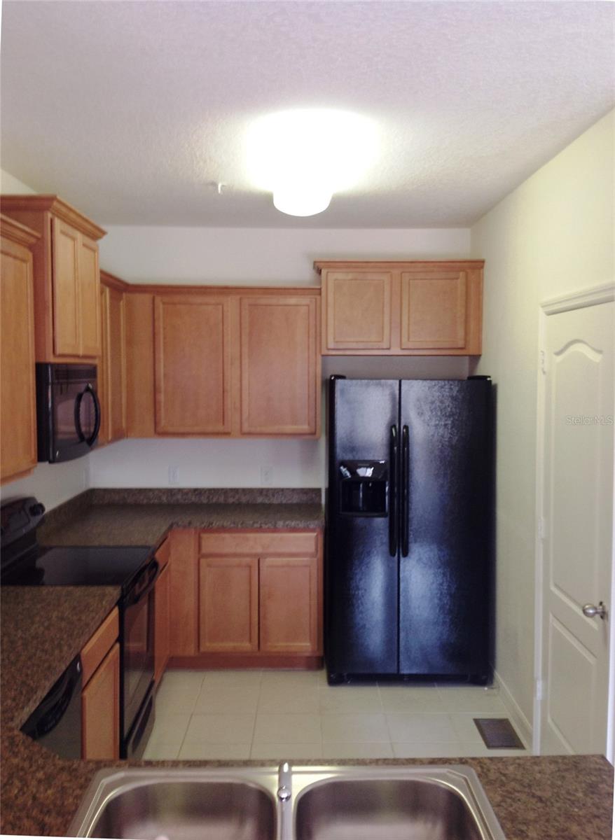 2300 Betsy Ross Ln Property Photo 3