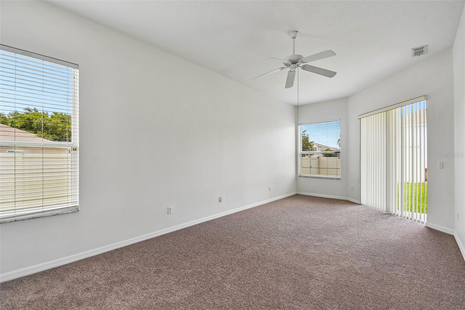 2337 Treymore Dr Property Photo 27