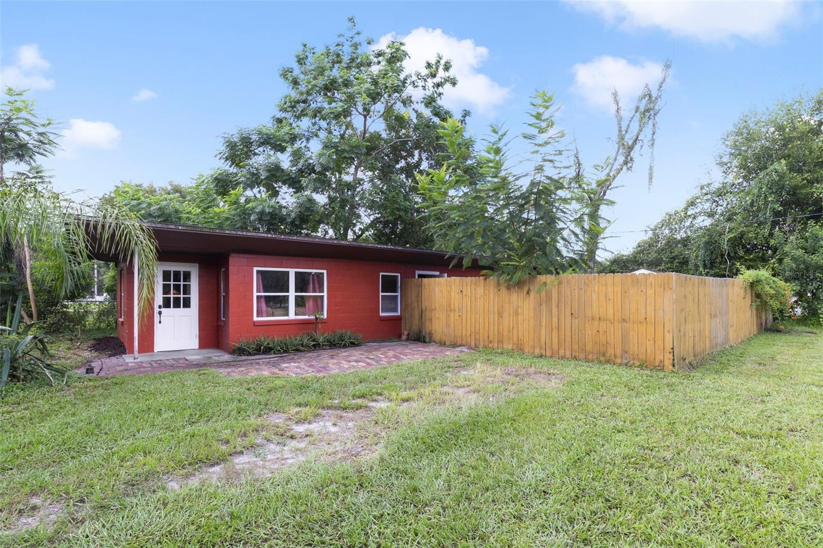 4690 Roush Ave Property Photo 1