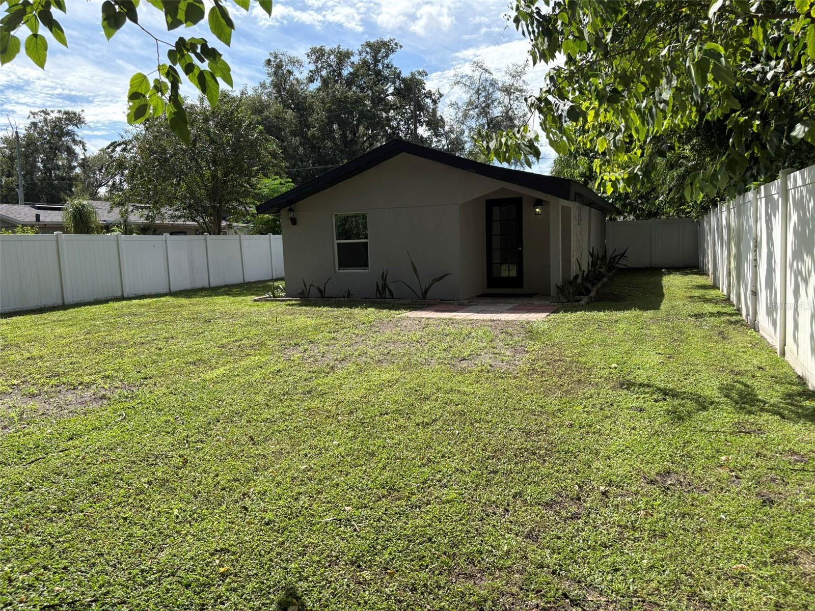 2415 Mayer St Property Photo 6