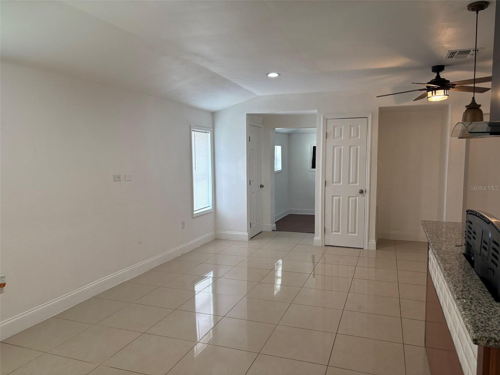 2415 Mayer St Property Photo 13