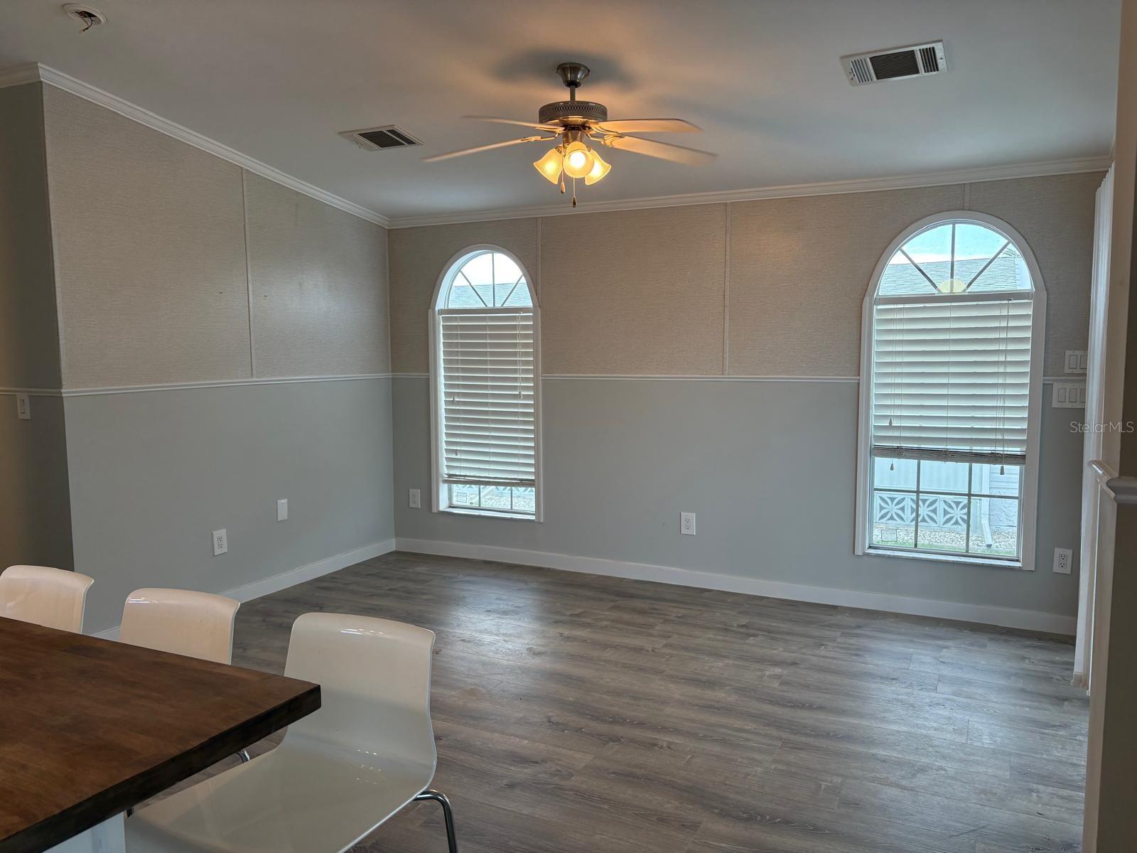 653 Los Altos Property Photo 7