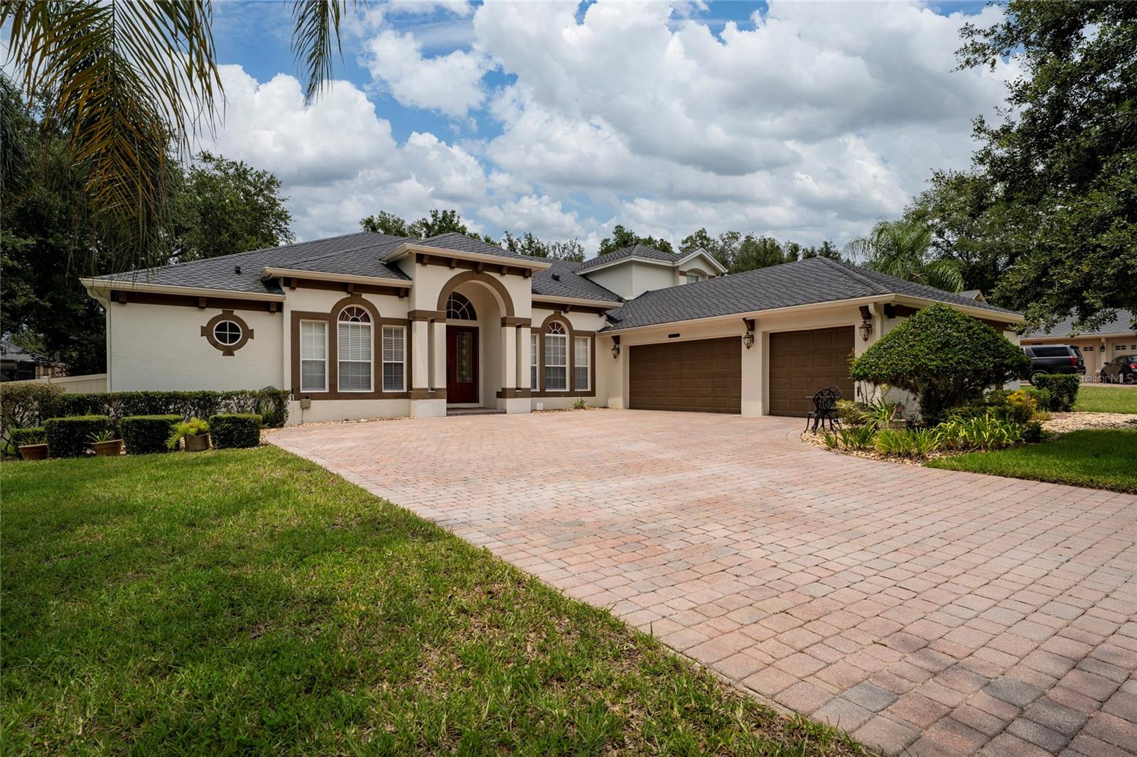 6230 Bordeaux Cir Property Photo 3