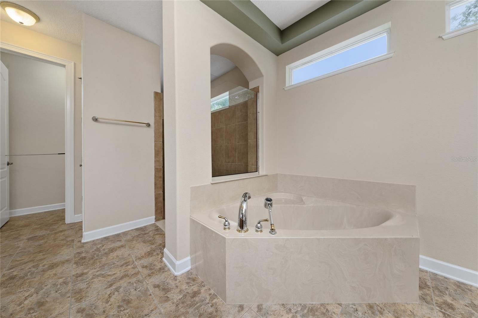 6230 Bordeaux Cir Property Photo 23
