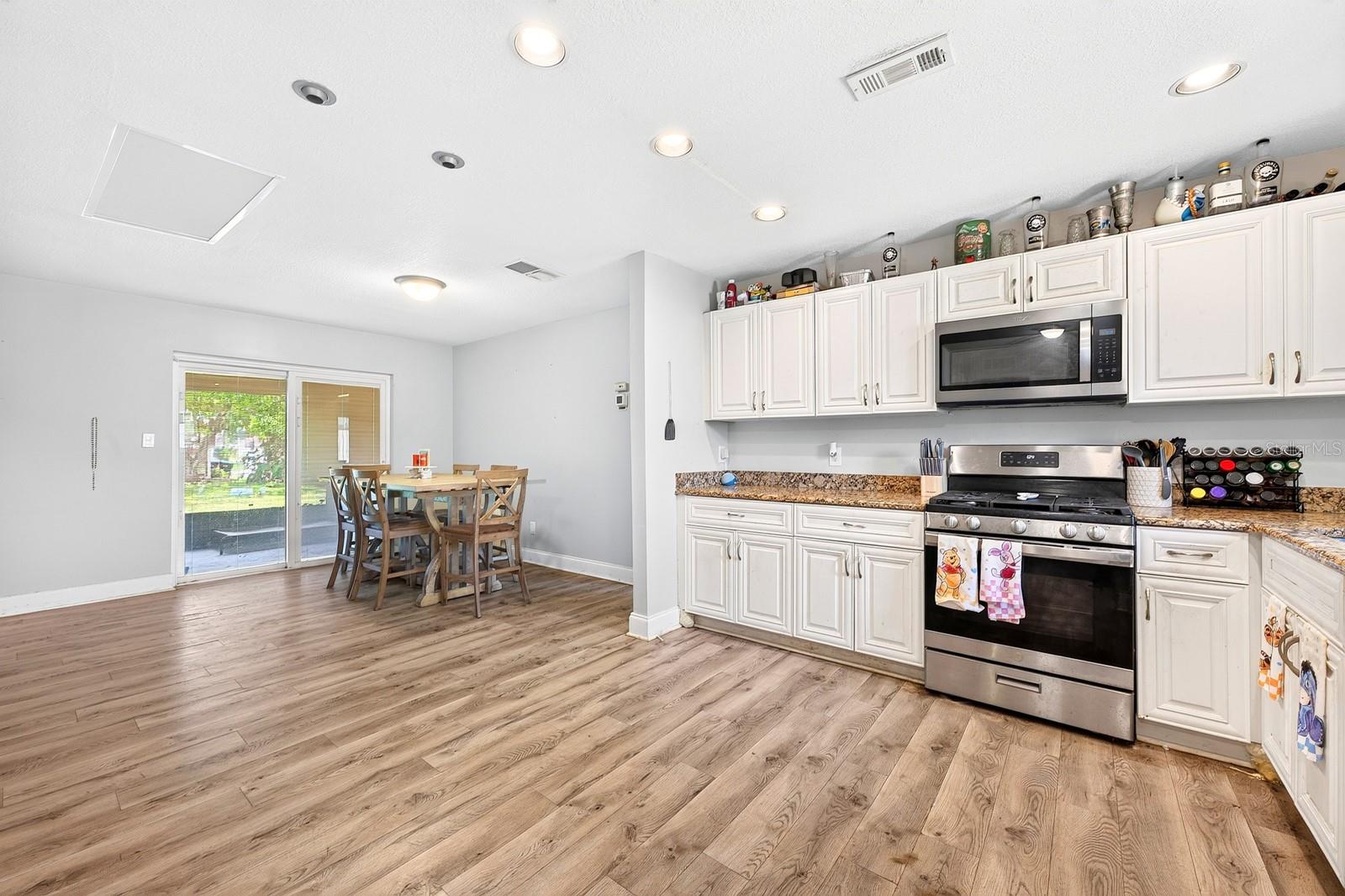 10330 Licorice Way Property Photo 5