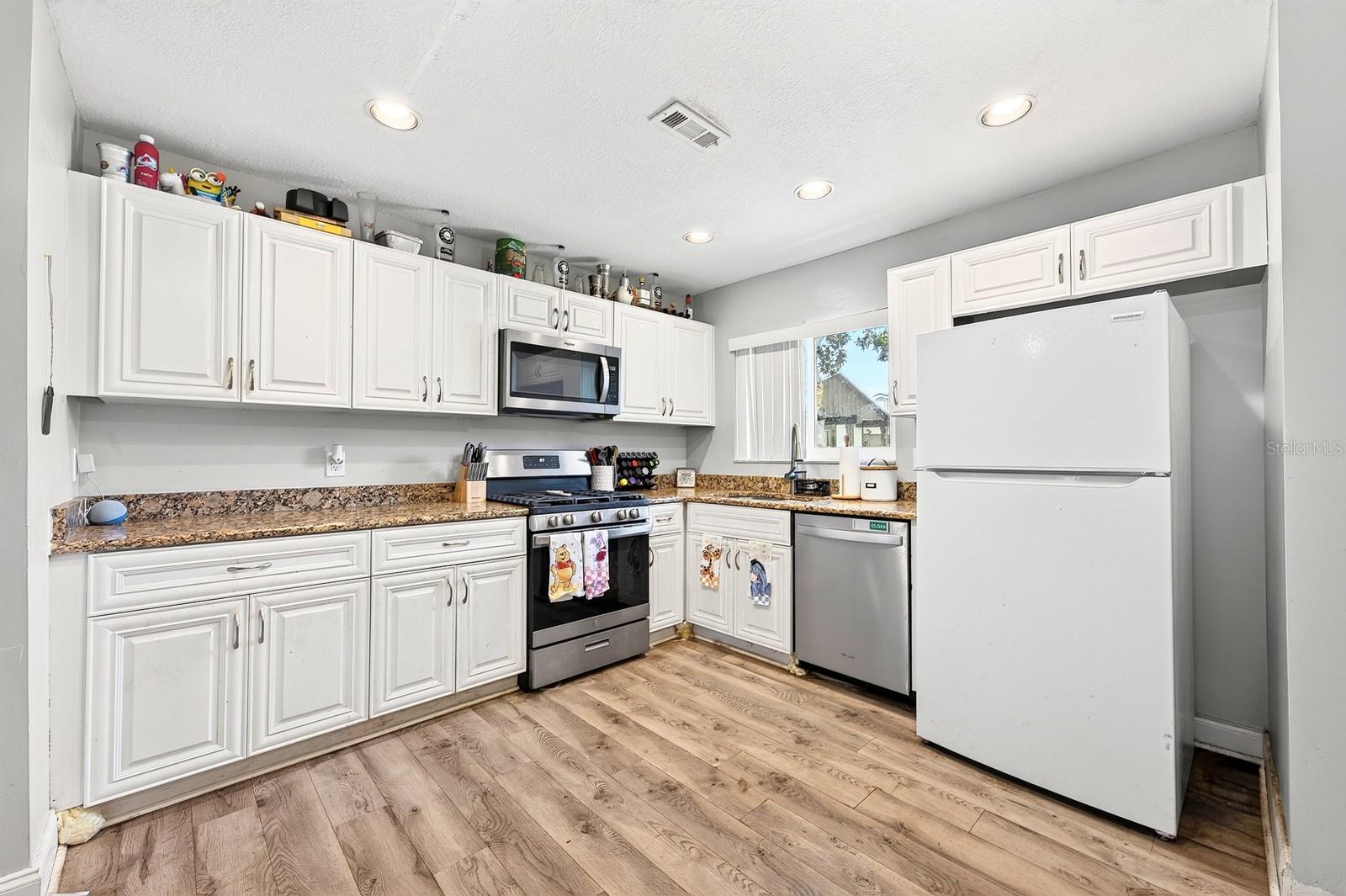 10330 Licorice Way Property Photo 6