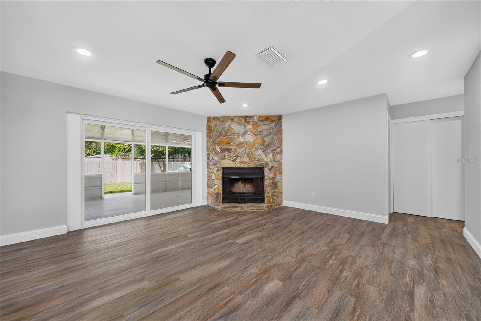 12100 Carolina Woods Ln Property Photo 14