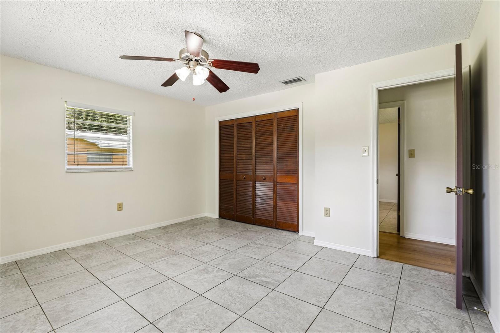 28 Linda Ln Property Photo 18