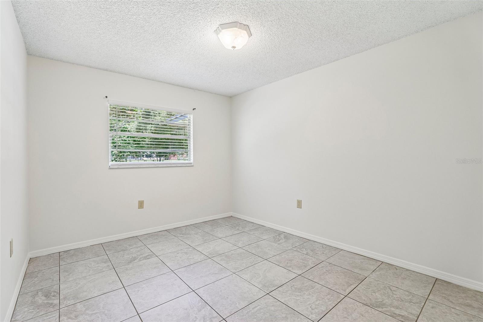 28 Linda Ln Property Photo 22