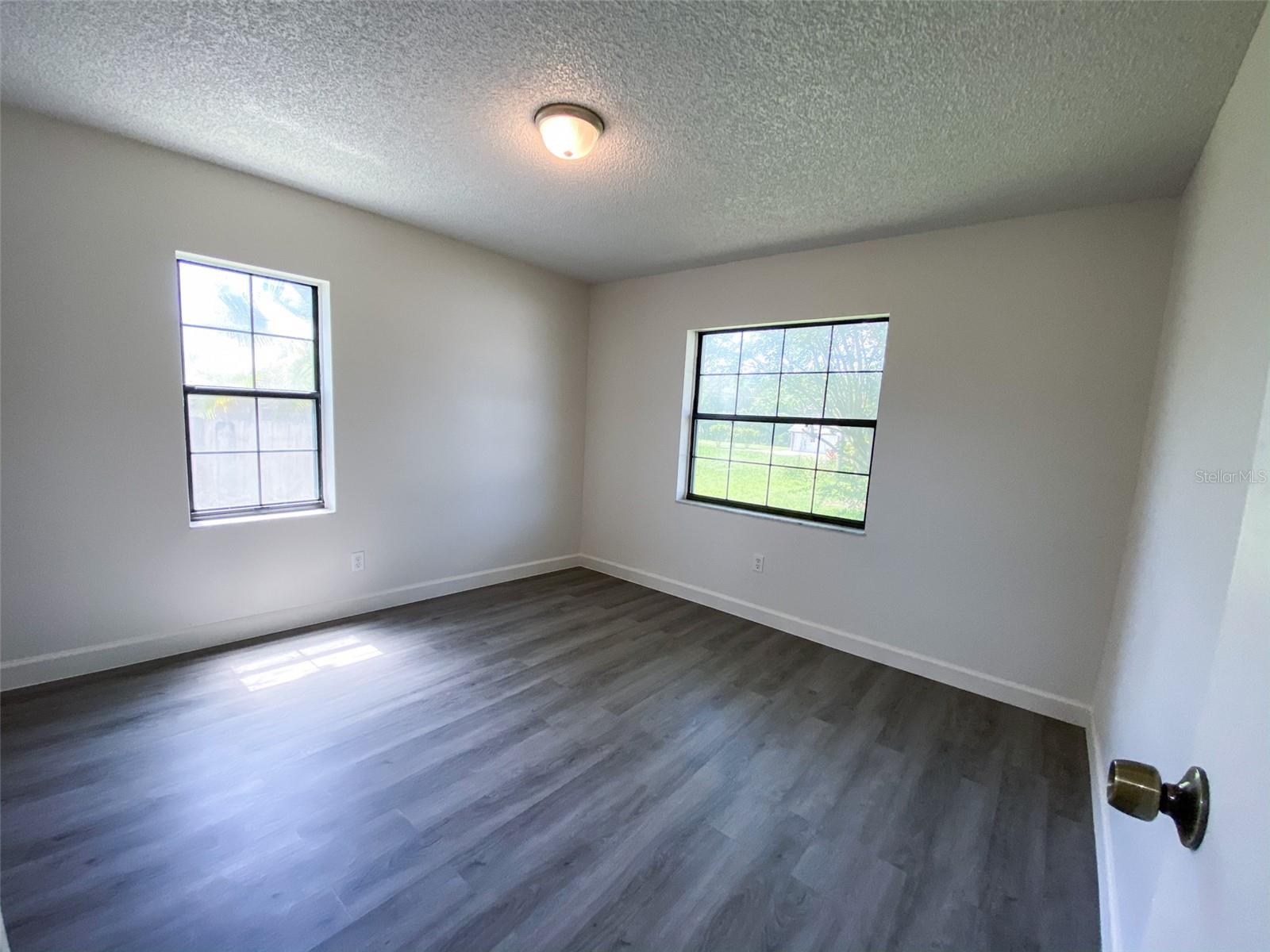 28046 Lois Dr Property Photo 9