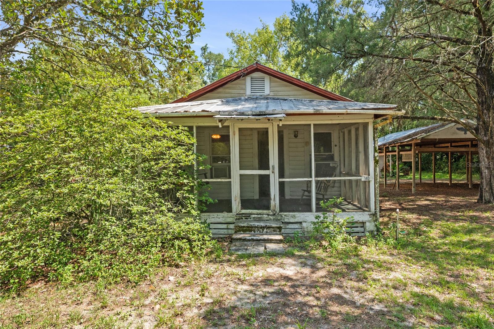 140 W PONKAN RD Property Photo 1