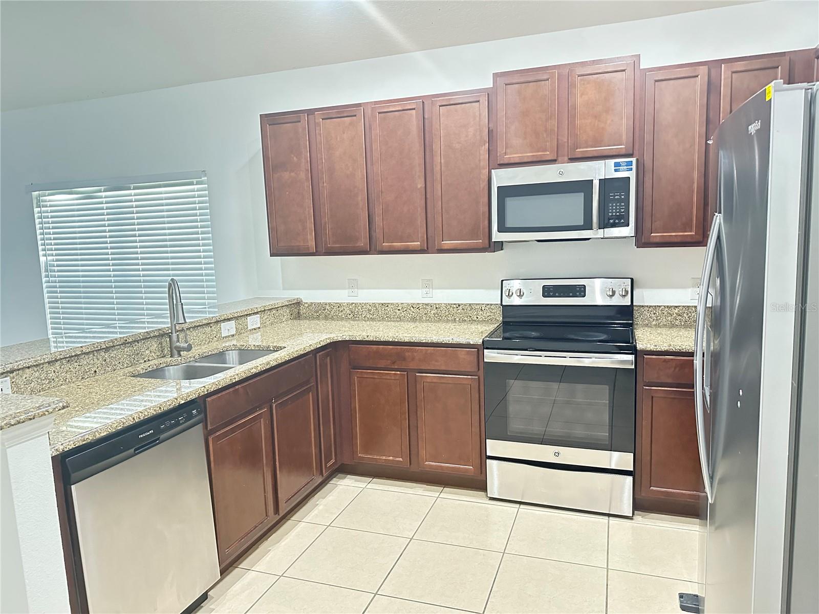 477 Kestrel Dr Property Photo 4
