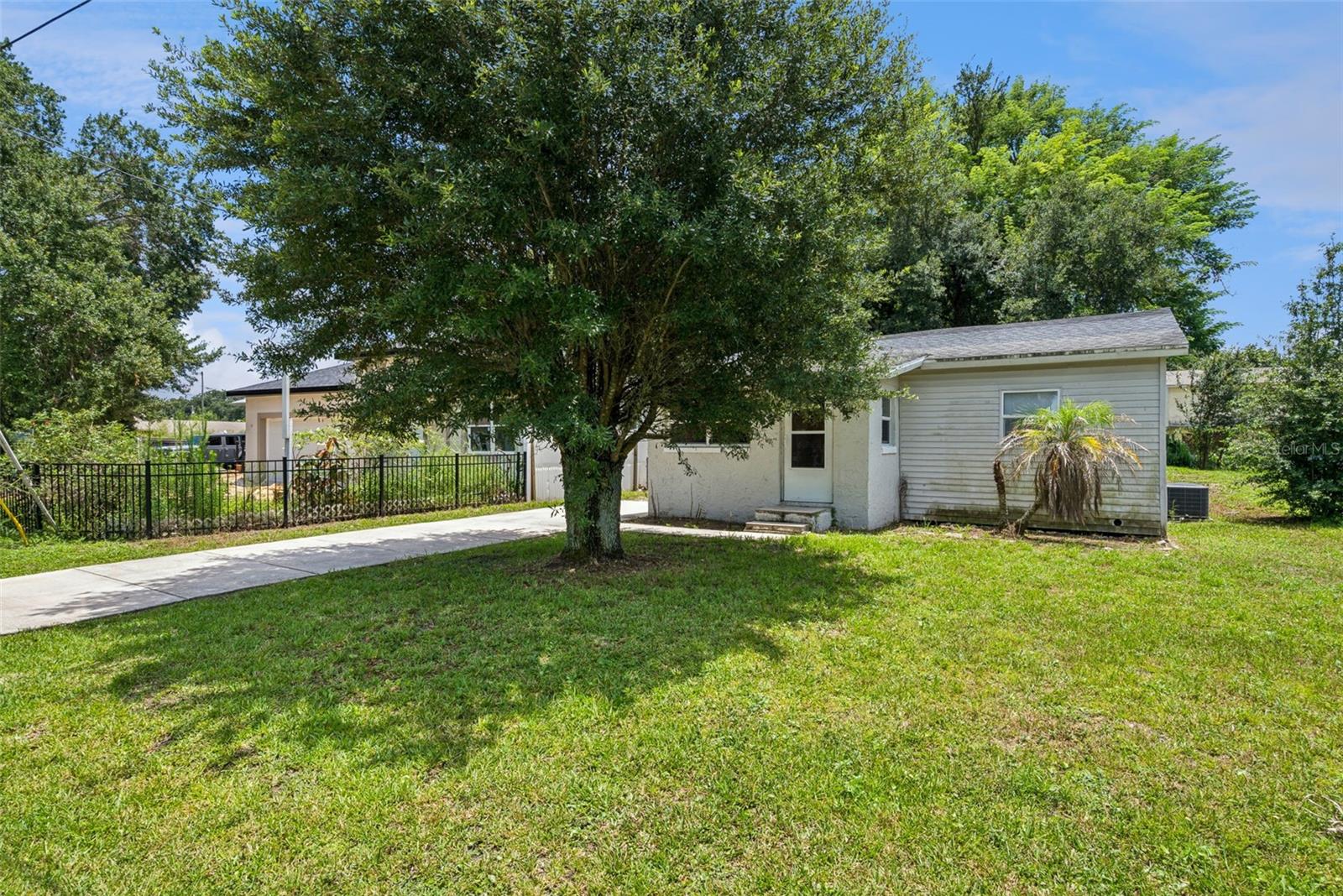 5000 Huppel Ave Property Photo 2