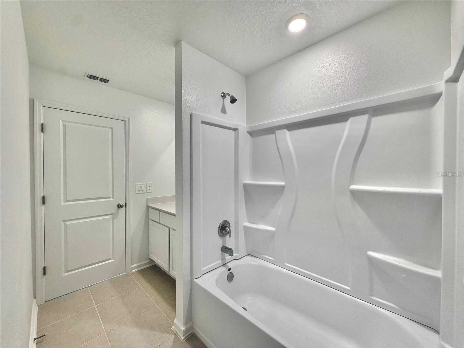 3638 Hardman Dr Property Photo 3