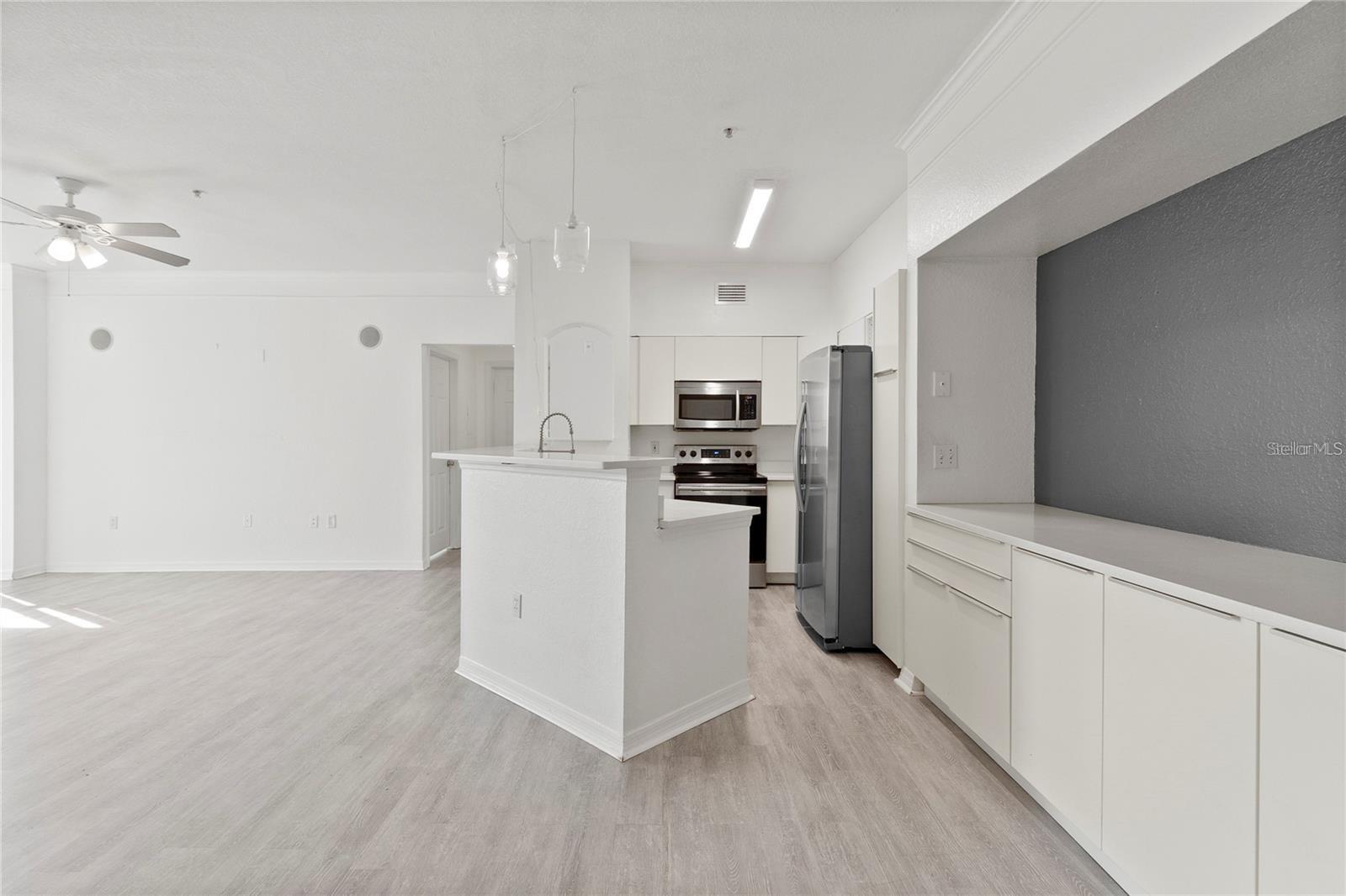3428 Soho St #b08 Property Photo 5