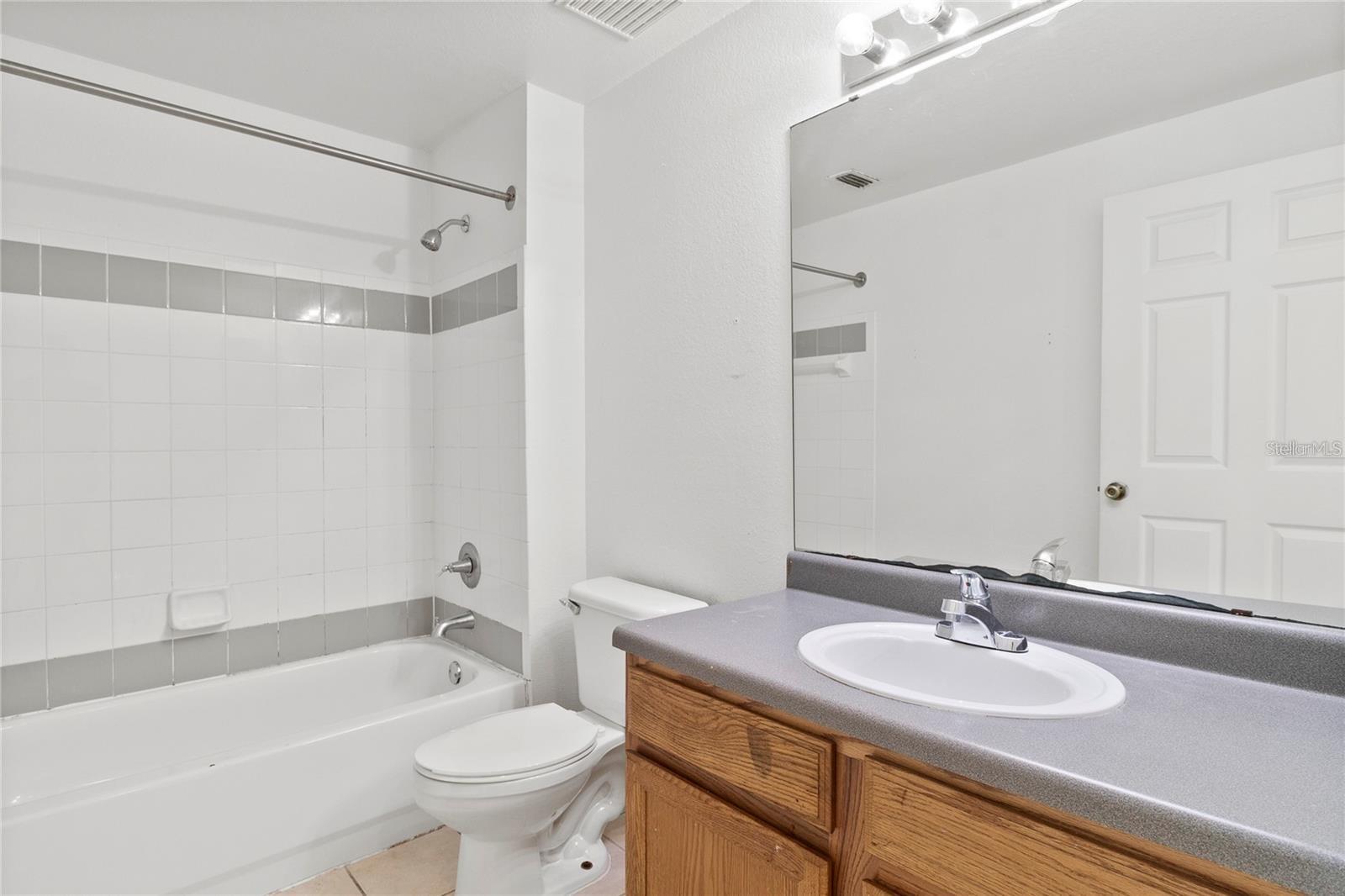 3428 Soho St #b08 Property Photo 13