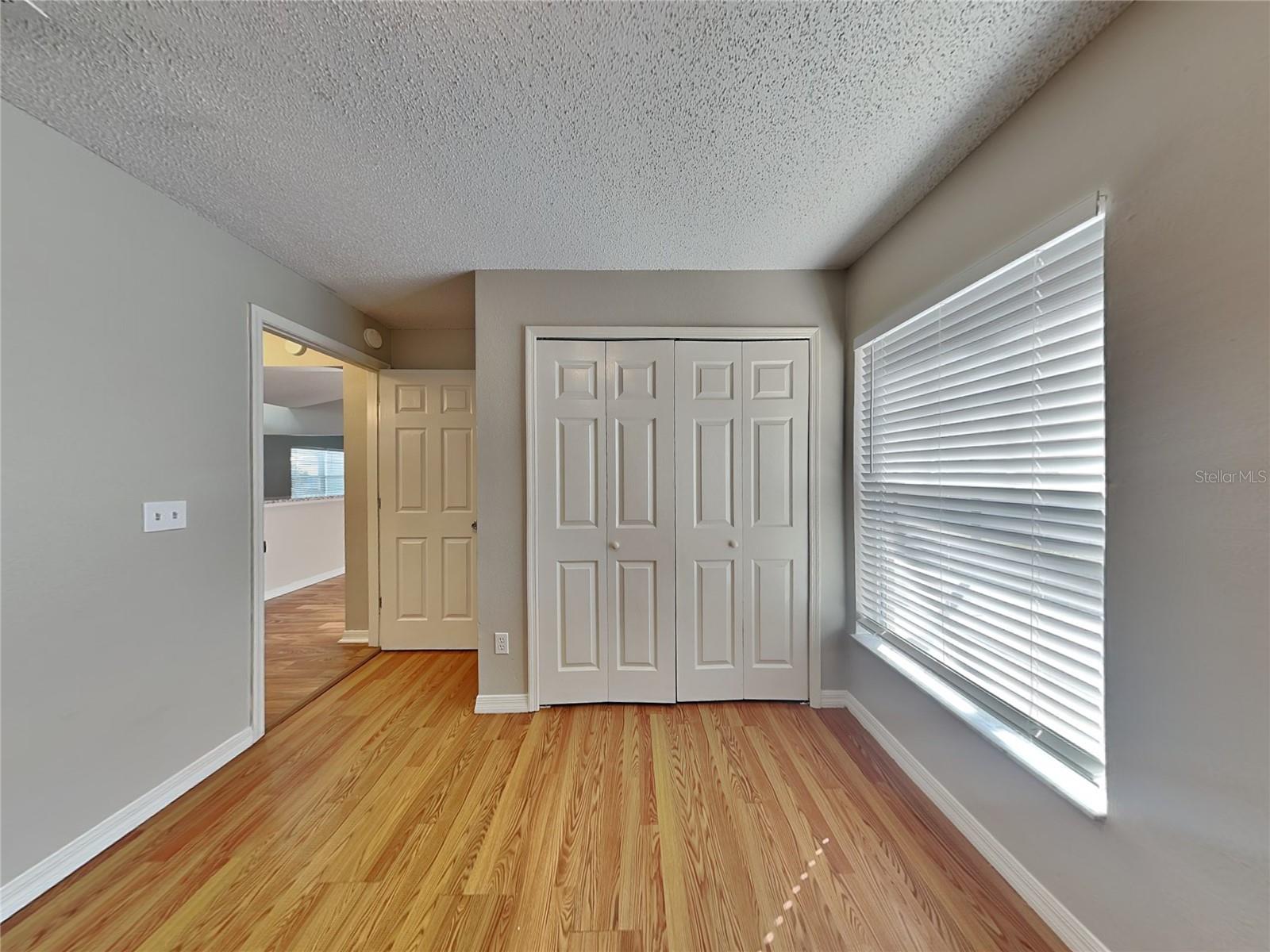 O6423078 Property Photo 11