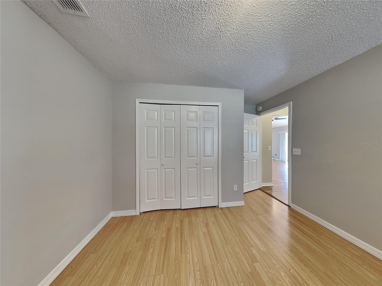 O6423078 Property Photo 13