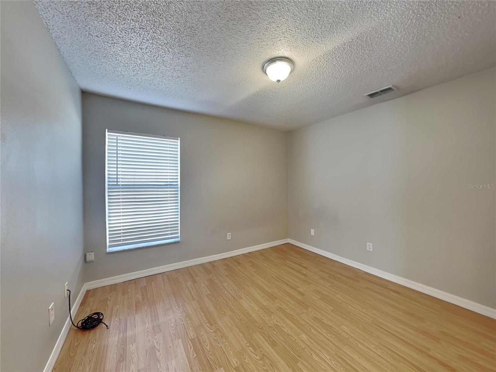 O6423078 Property Photo 14