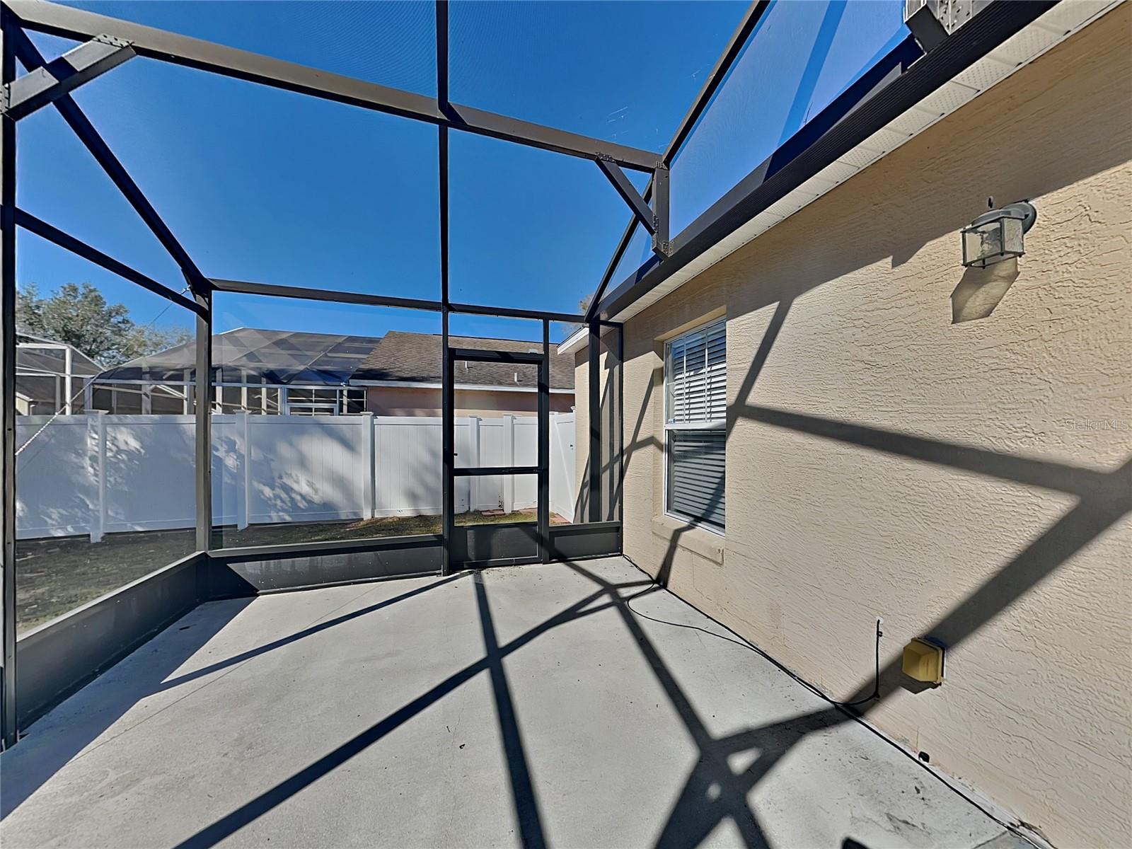 O6423078 Property Photo 21