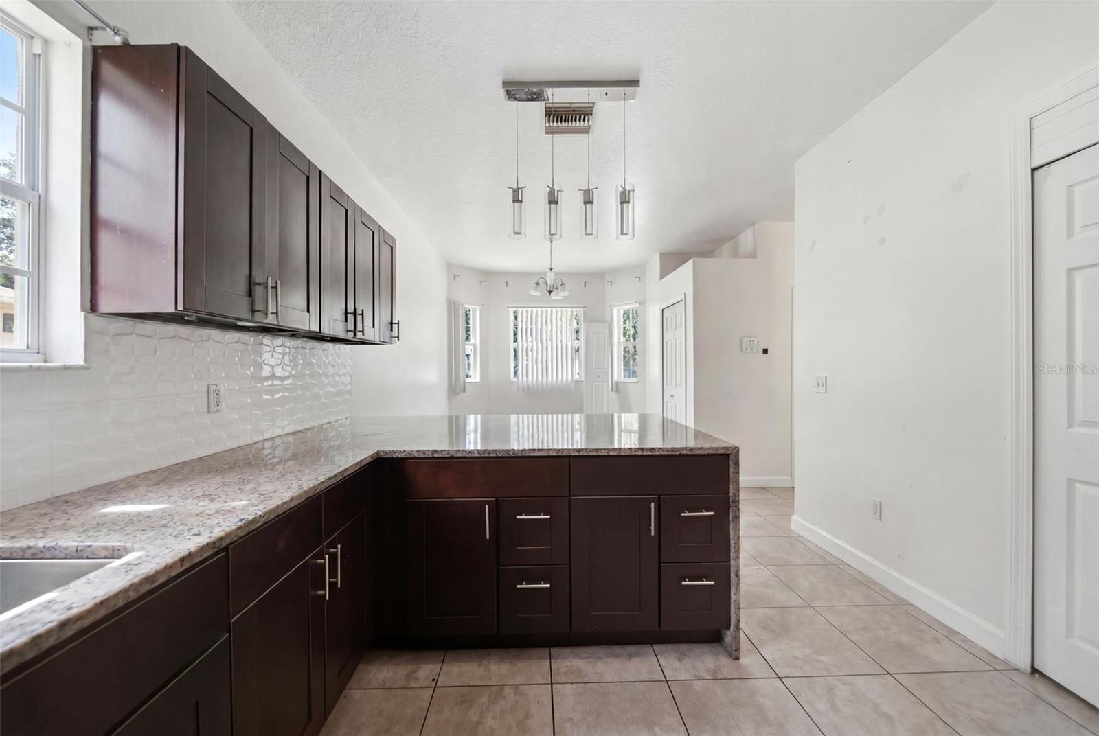 4404 America St Property Photo 4