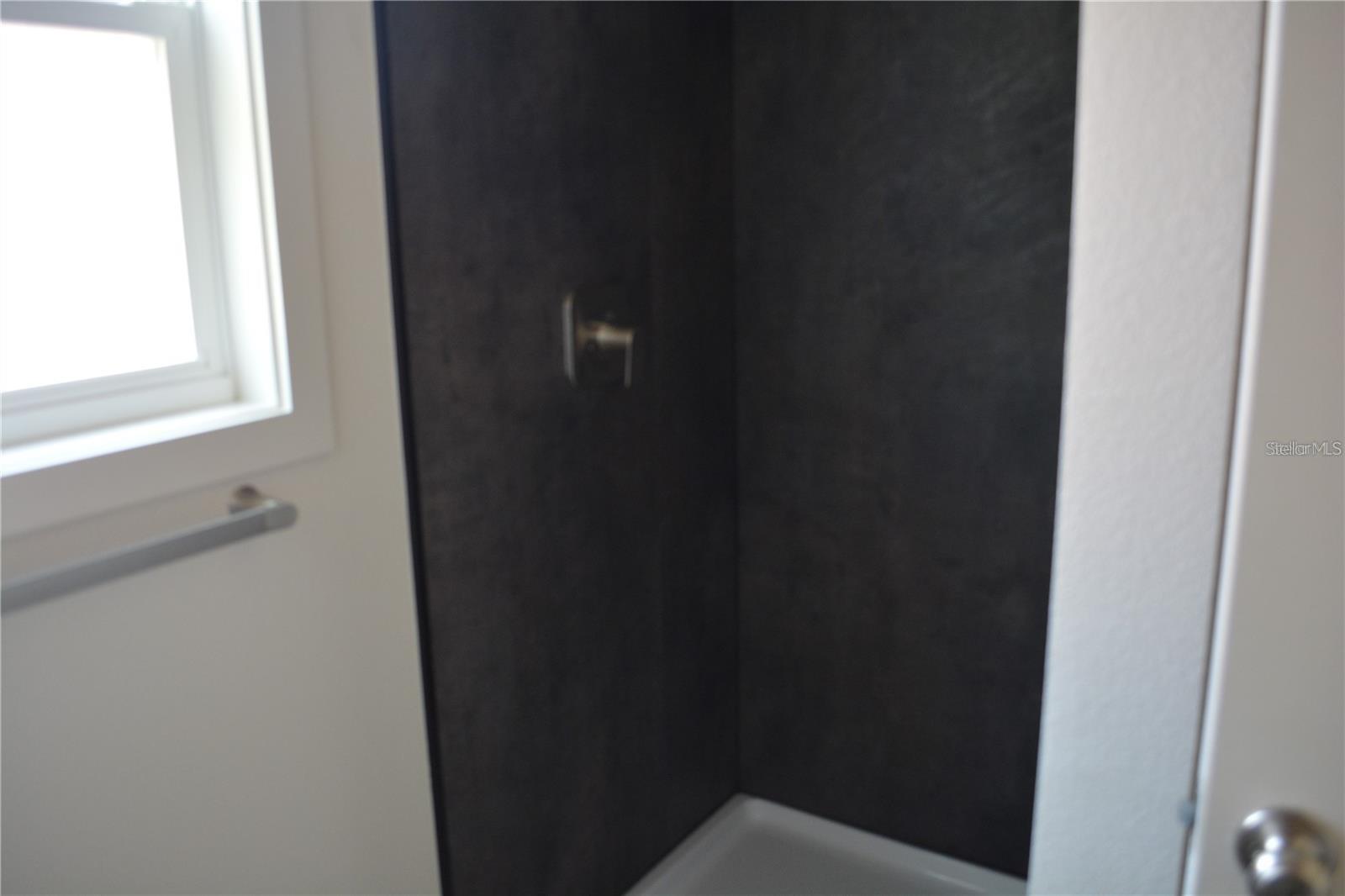 575 2nd St Property Photo 15