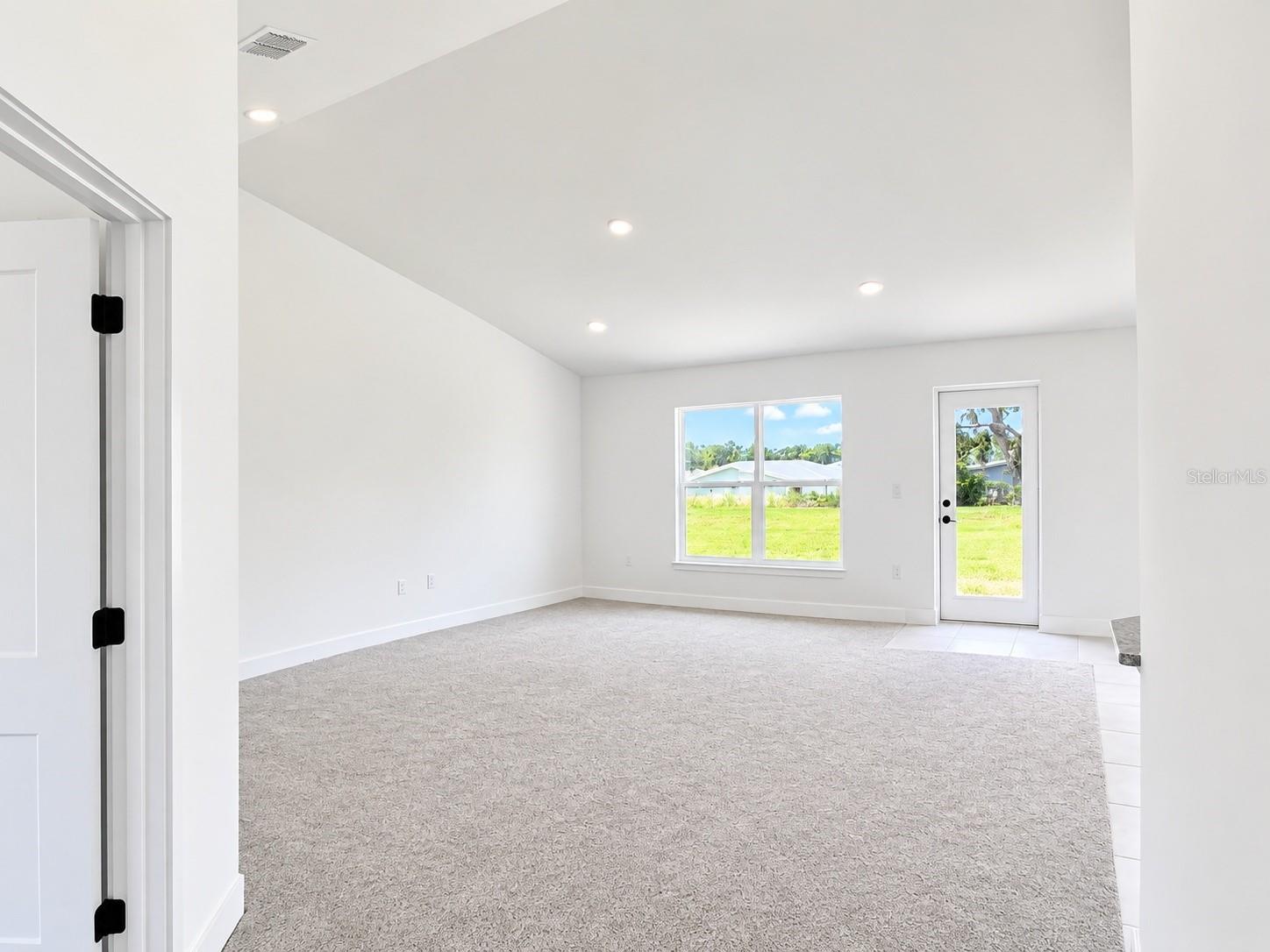 1684 Ann Rose Way Property Photo 2