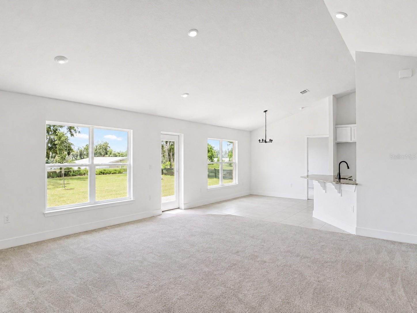 1684 Ann Rose Way Property Photo 3