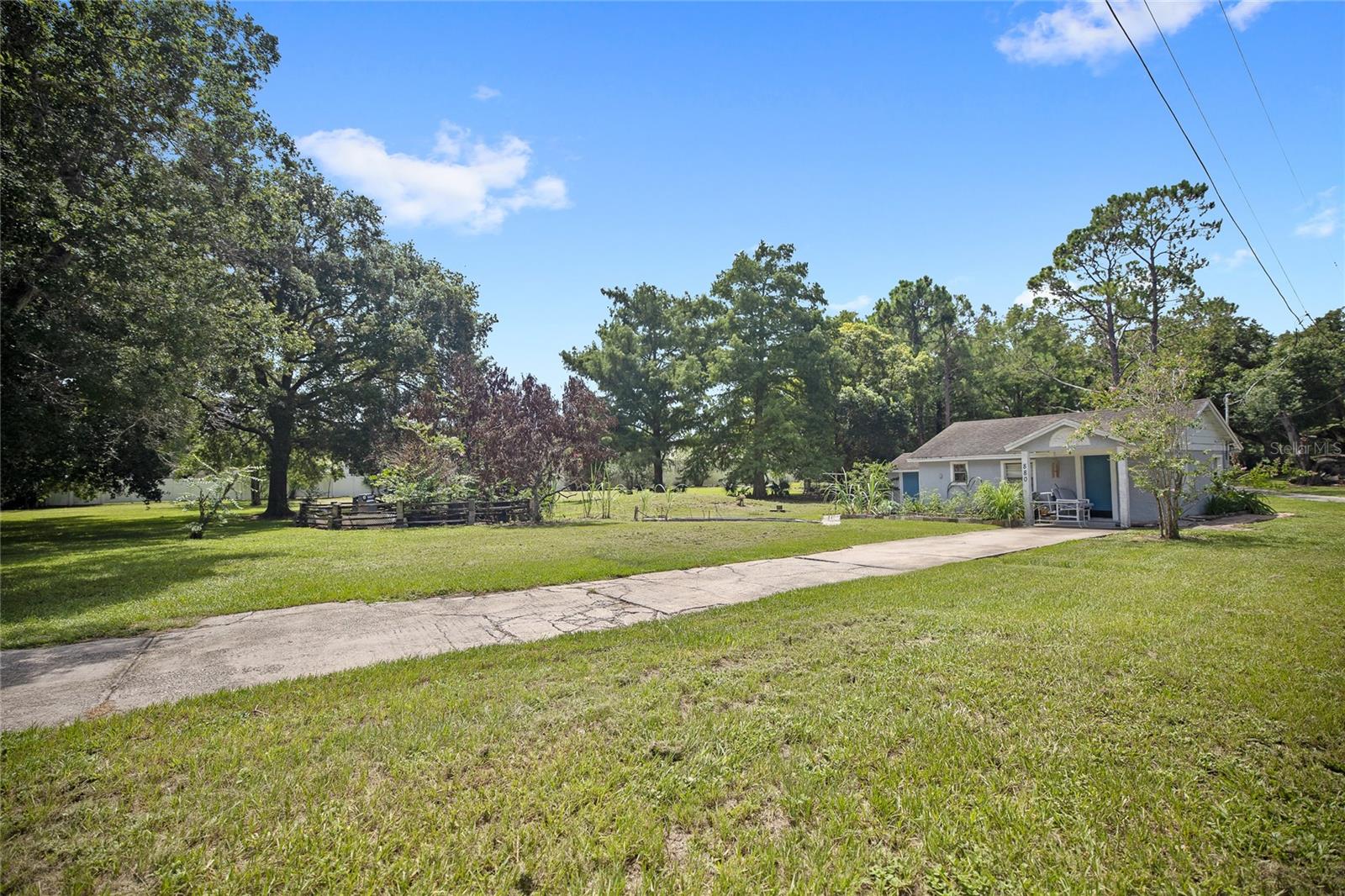 880 W Plant St Property Photo 7