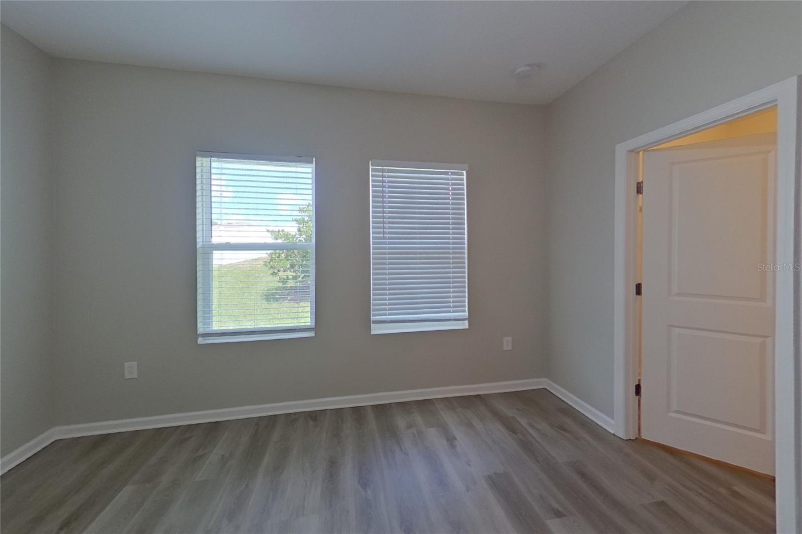 O6423136 Property Photo 7