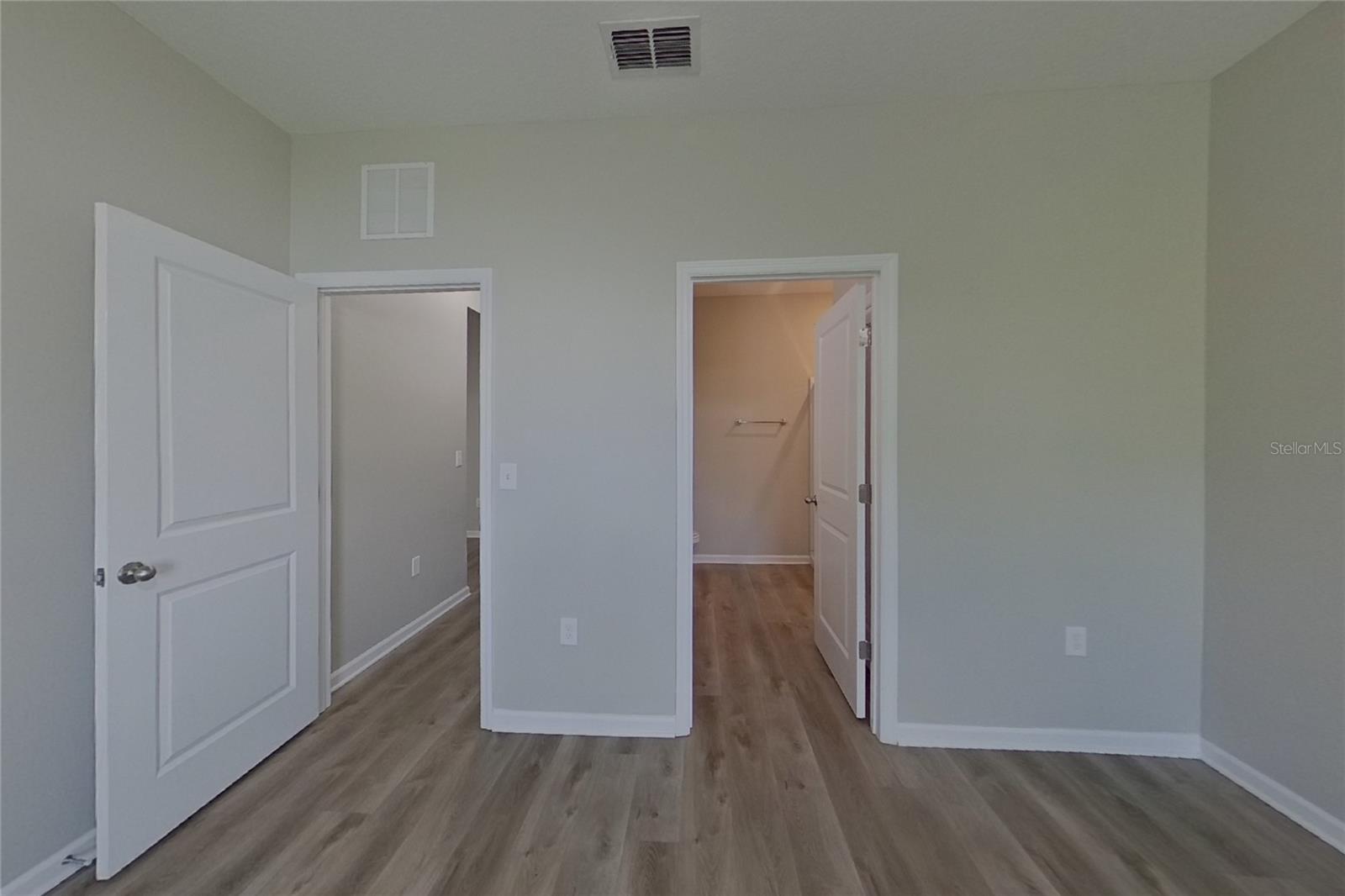 O6423136 Property Photo 8