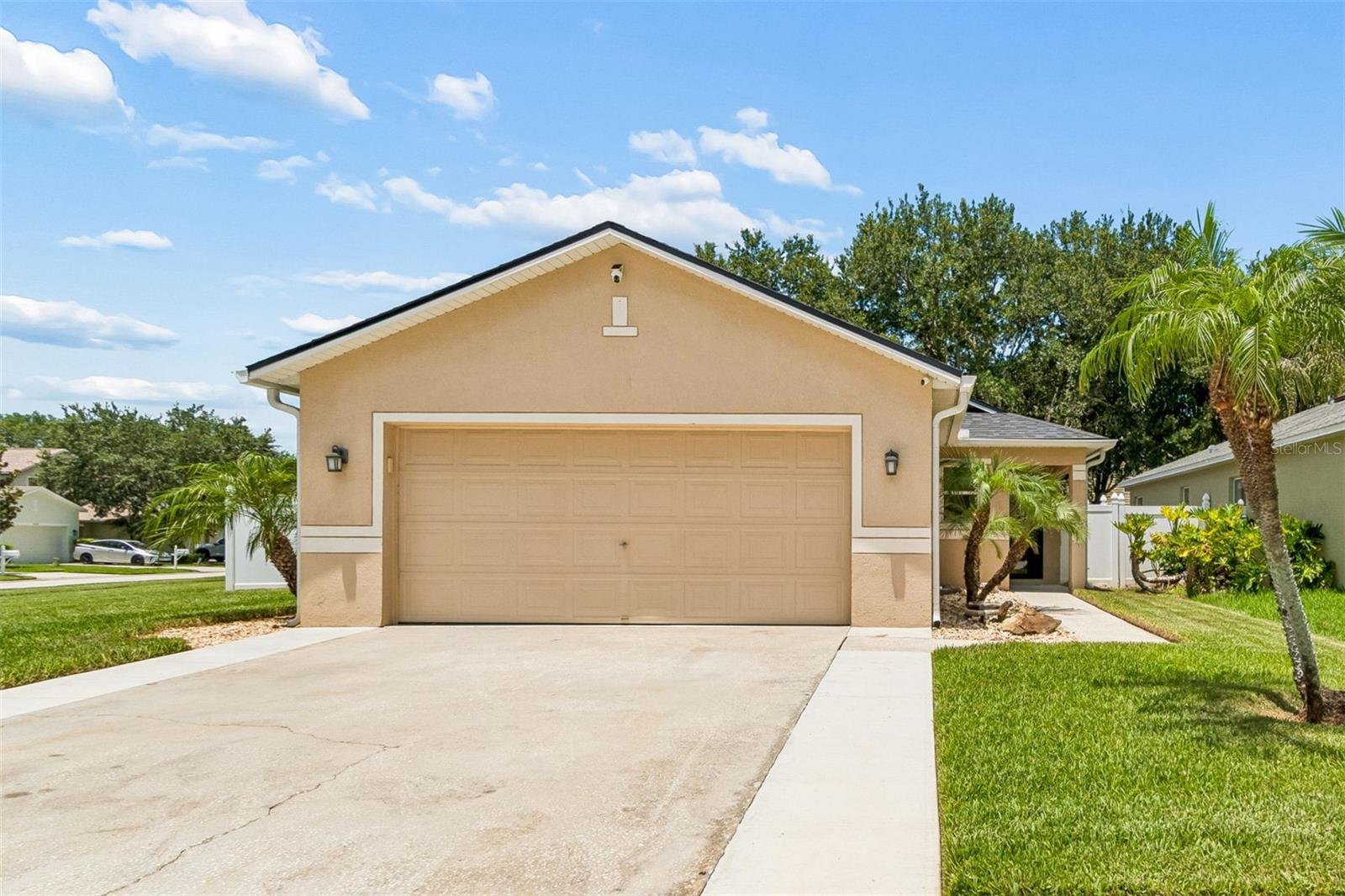 32323 Fish Hook Loop Property Photo 5