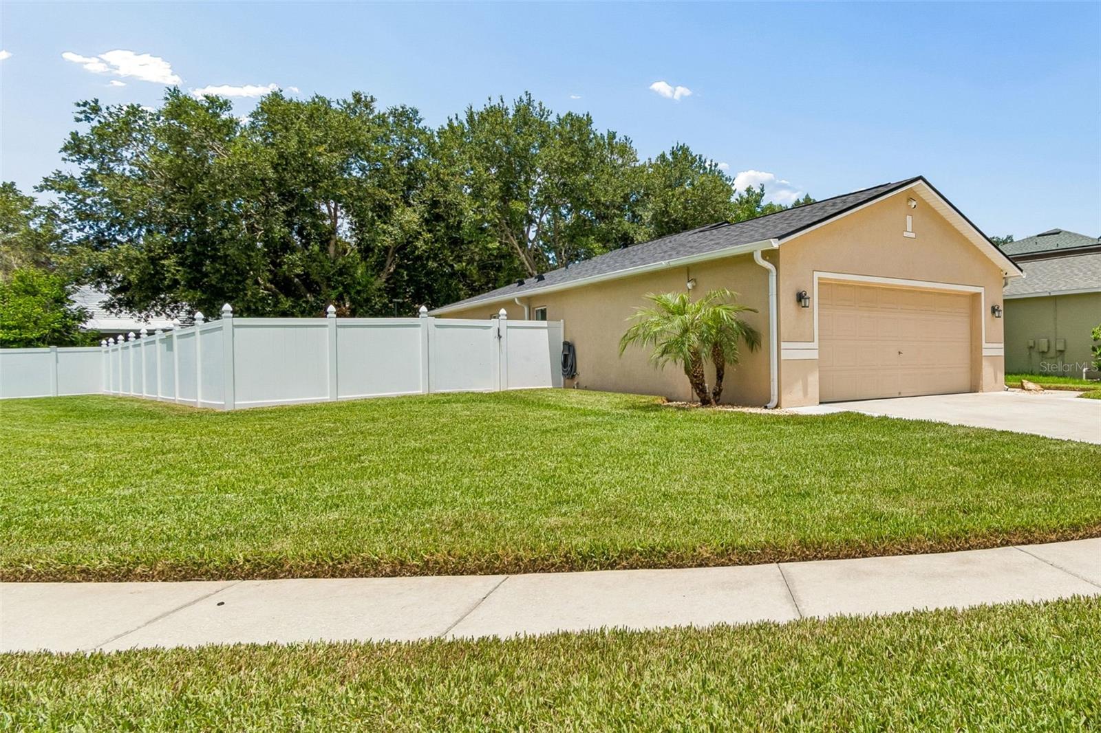 32323 Fish Hook Loop Property Photo 6