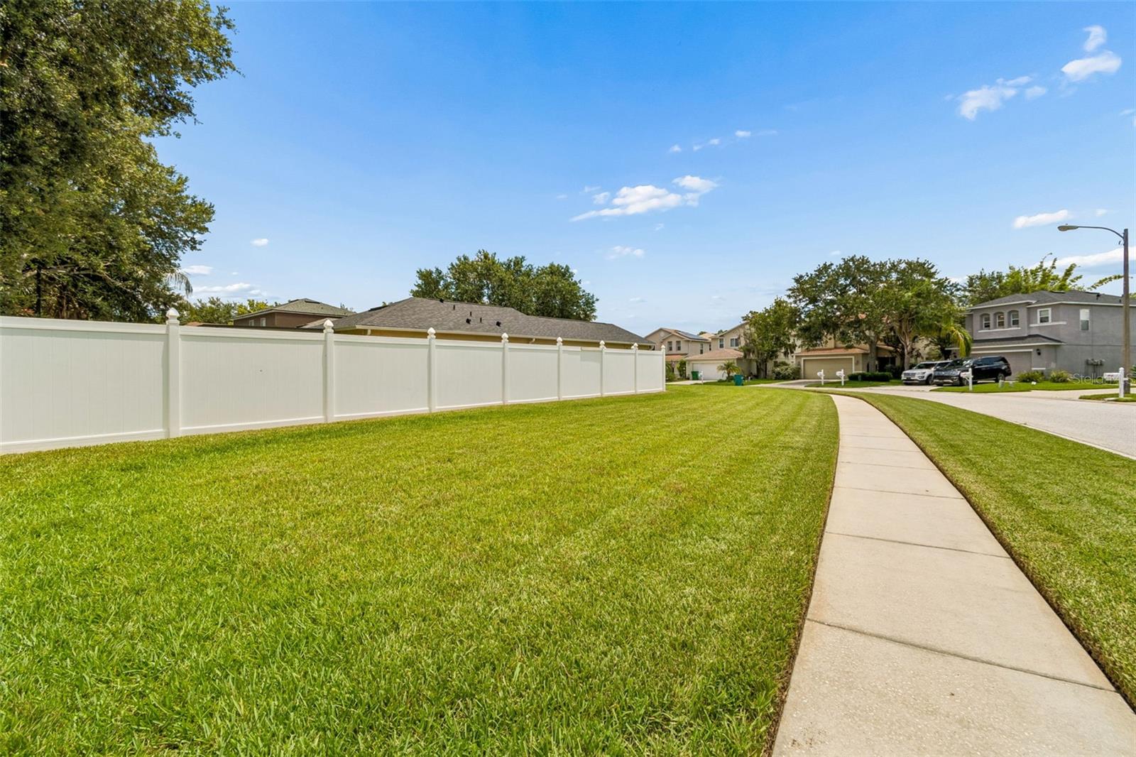 32323 Fish Hook Loop Property Photo 8