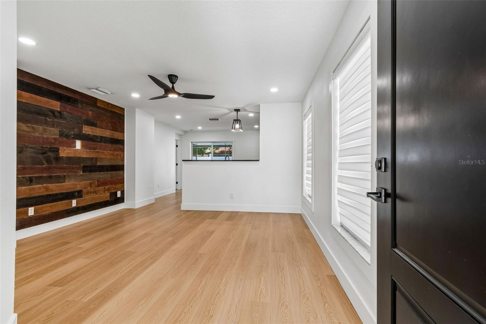32323 Fish Hook Loop Property Photo 11