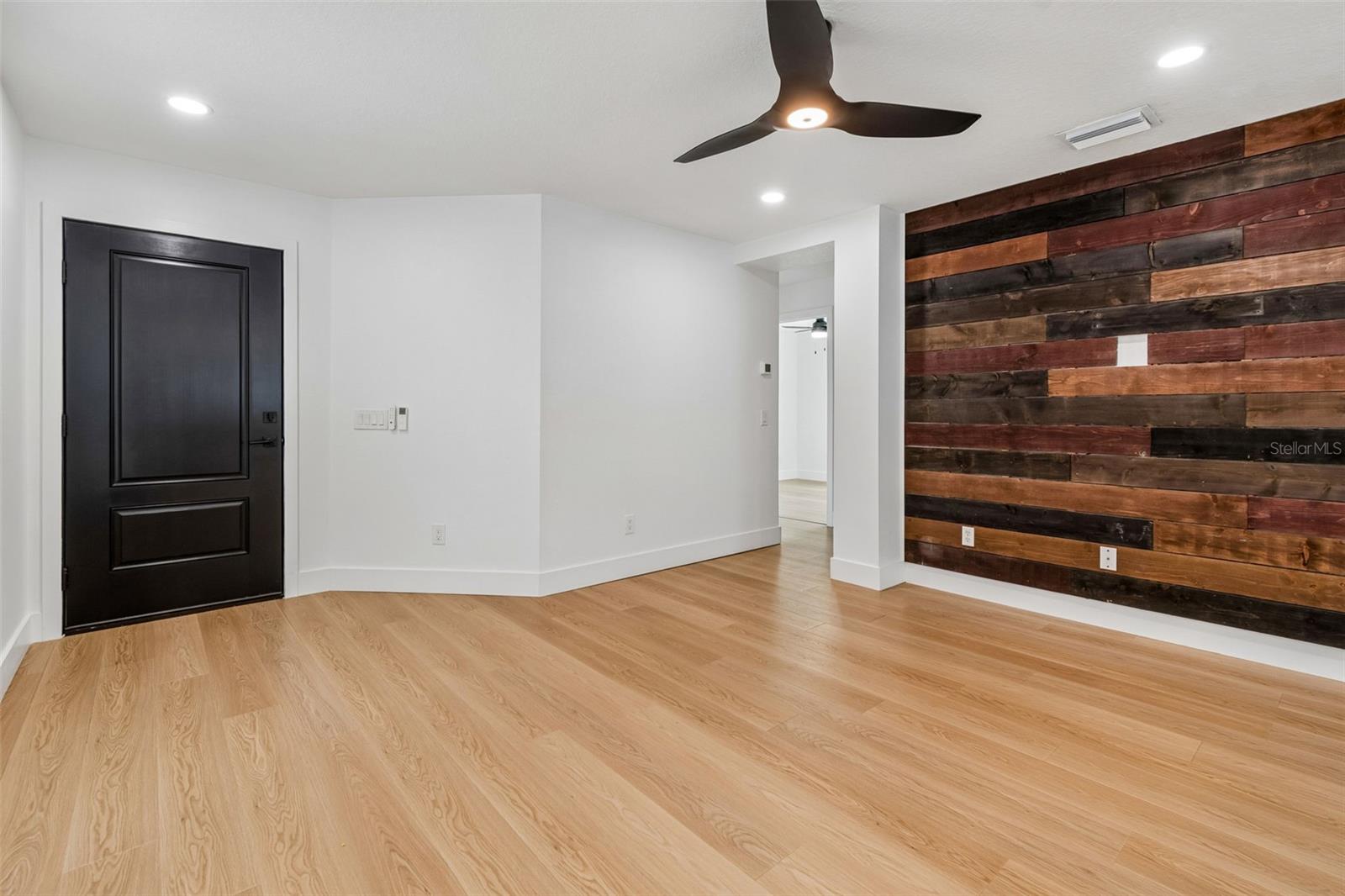 32323 Fish Hook Loop Property Photo 13