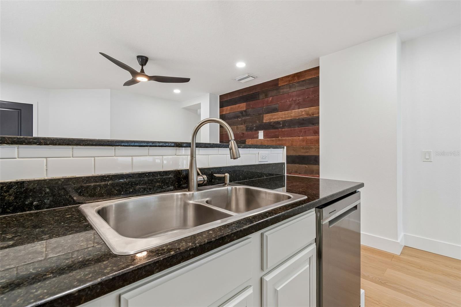 32323 Fish Hook Loop Property Photo 20