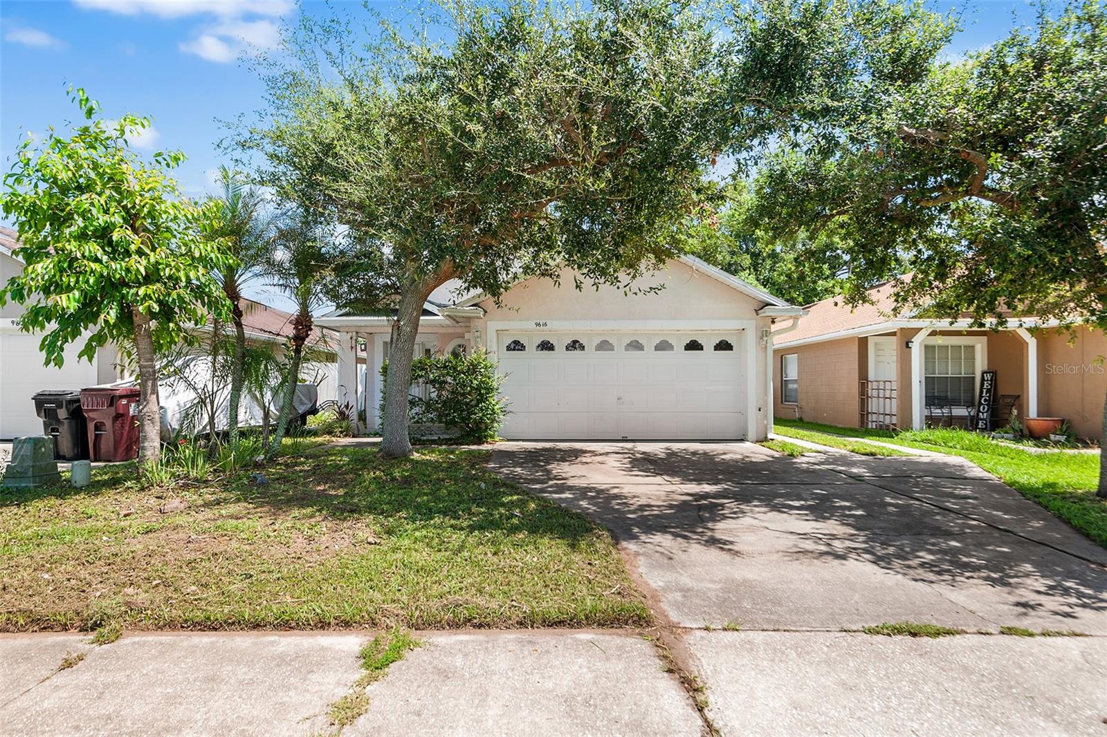 9616 HOLLYHILL DR Property Photo 1