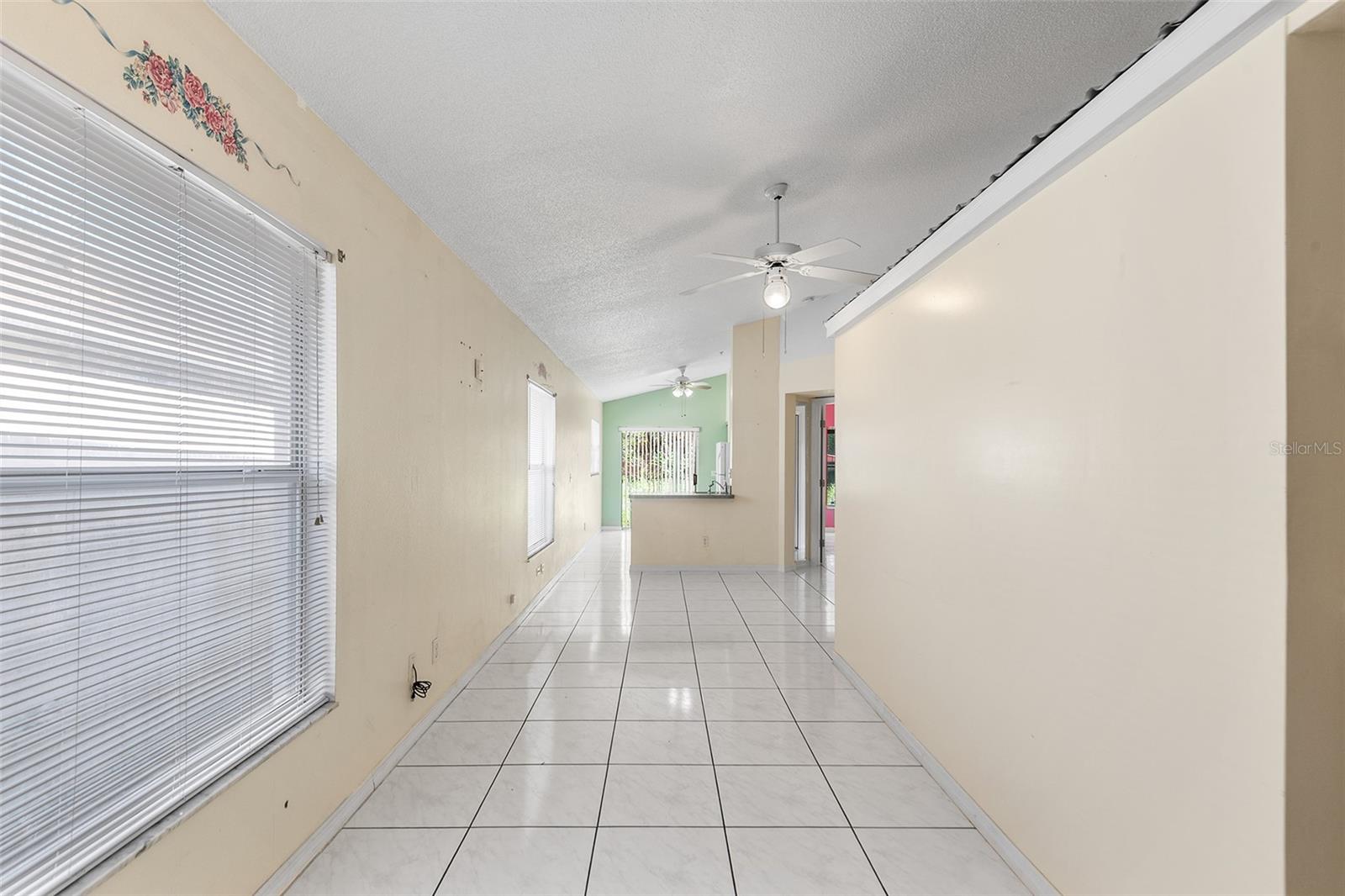 9616 Hollyhill Dr Property Photo 4