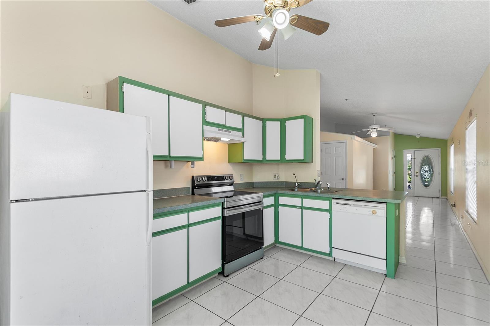 9616 Hollyhill Dr Property Photo 9