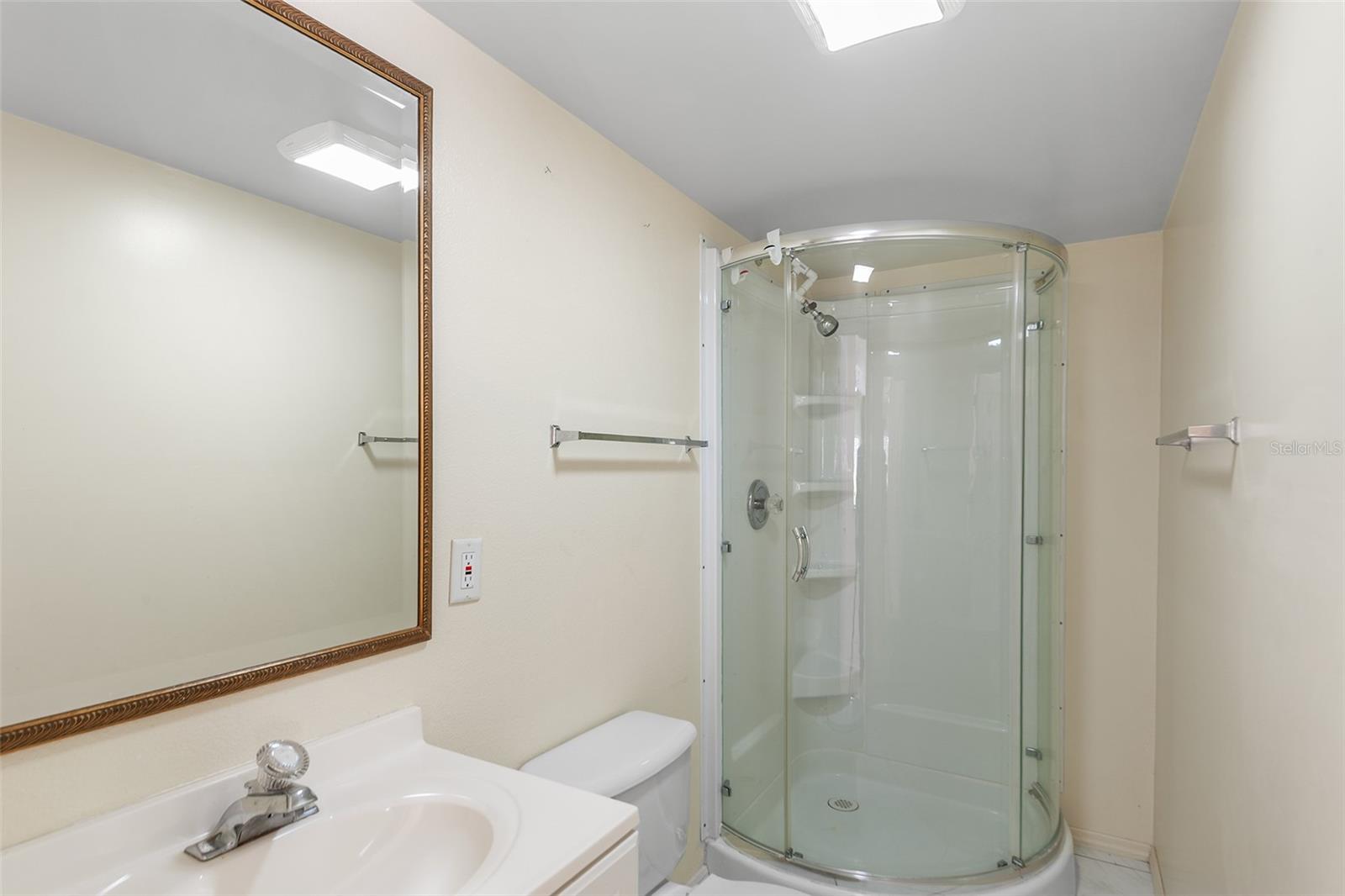 9616 Hollyhill Dr Property Photo 16