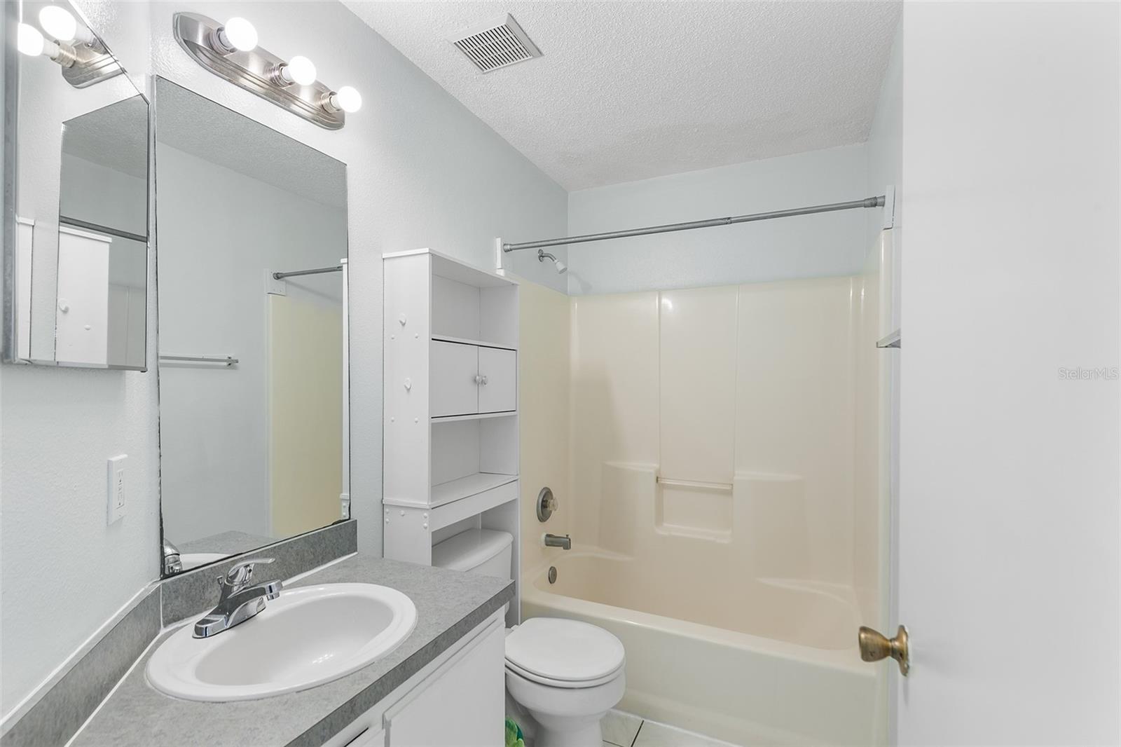9616 Hollyhill Dr Property Photo 18