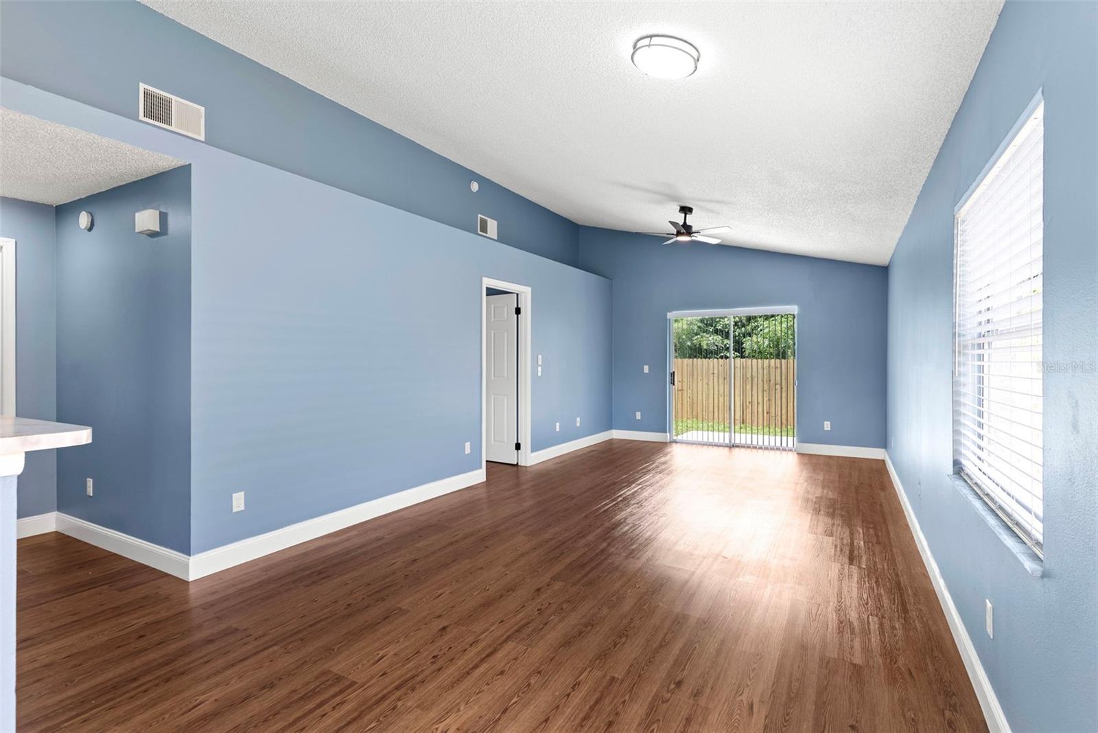 5459 Seedling Ln Property Photo 4