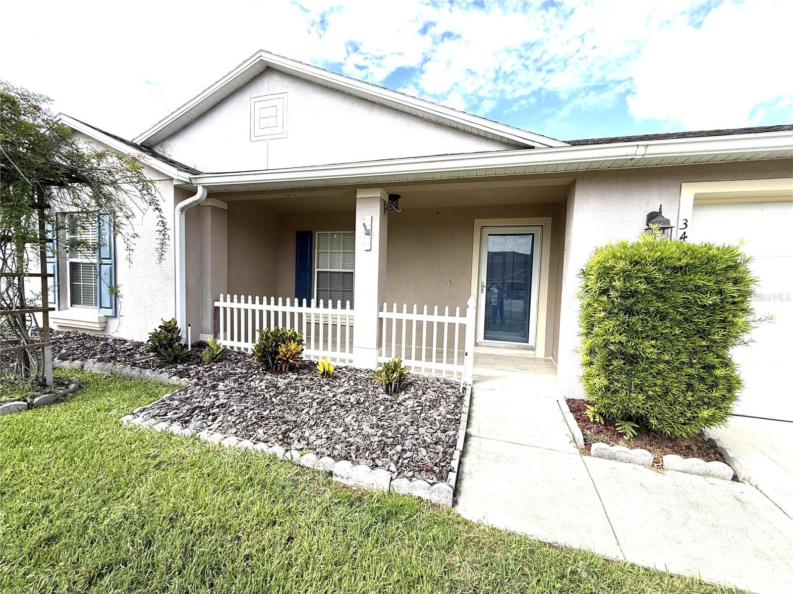 344 Sky Valley St Property Photo 3