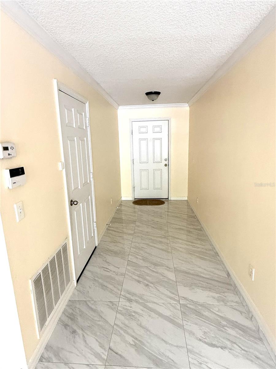 344 Sky Valley St Property Photo 4