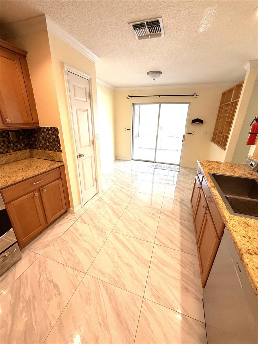 344 Sky Valley St Property Photo 10