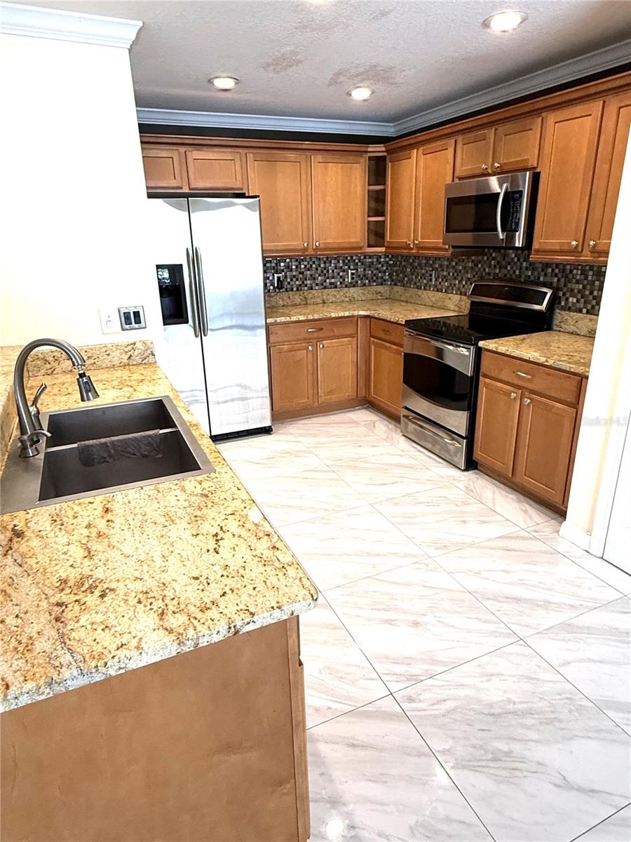 344 Sky Valley St Property Photo 11