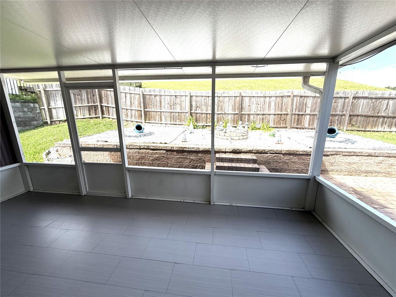 344 Sky Valley St Property Photo 20
