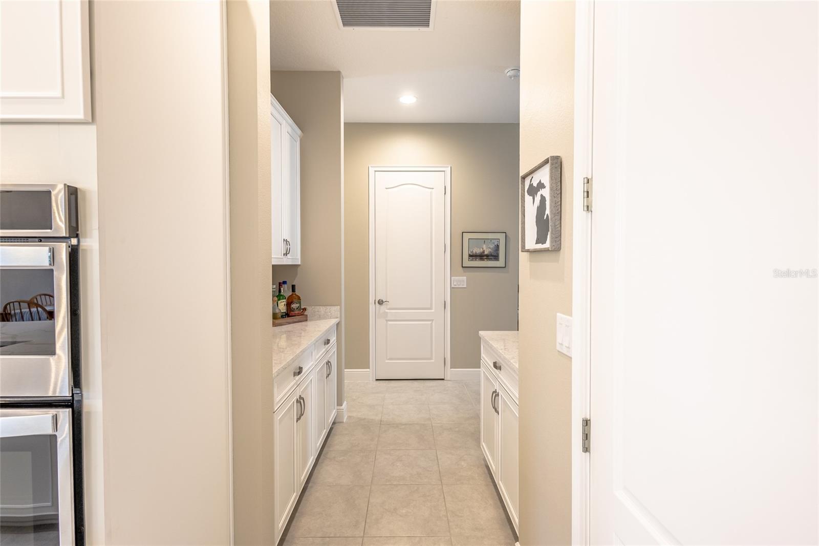 2606 Meadowedge Loop Property Photo 21
